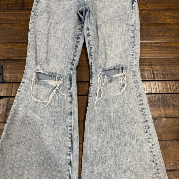 Willow & Root Buckle Ambrosia Acid Wash High Rise Distressed Flare Jeans Size 28 - Picture 7 of 14